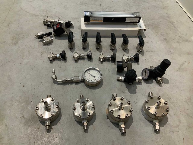 Swagelok brooks instrument - eliquibar - industriële kleppen, debietmeter en regelaars (18x) - afbeelding 3 van  3