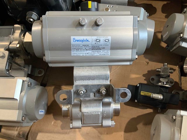 Swagelok/flowserve - pneumatische actuatoren en kleppen (15x) - afbeelding 2 van  6