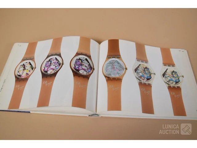 Swatch catalogus - afbeelding 2 van  12