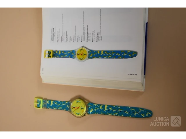 Swatch catalogus - afbeelding 12 van  12