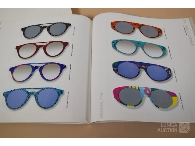 Swatch catalogussen - afbeelding 7 van  17