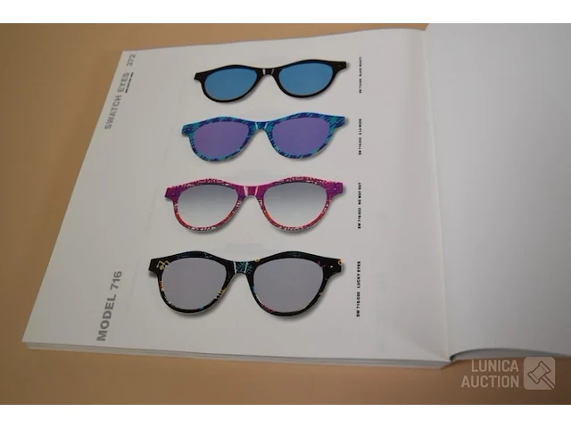 Swatch catalogussen - afbeelding 15 van  17