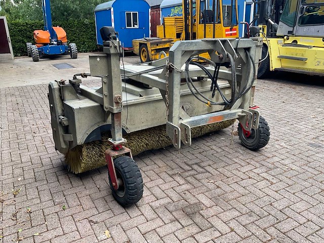 Sweep pro 800 straatveegmachine - afbeelding 4 van  8