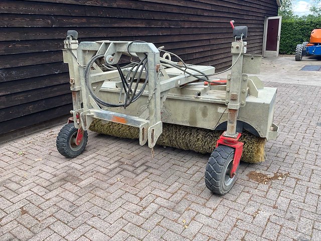 Sweep pro 800 straatveegmachine - afbeelding 1 van  1