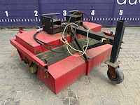 Sweep veegmachine vorkheftruck - afbeelding 3 van  7