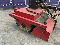 Sweep veegmachine vorkheftruck - afbeelding 6 van  6