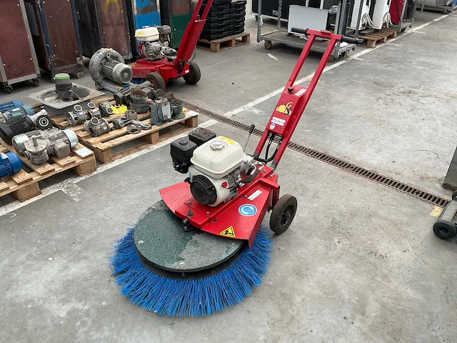 Sweep veegmachine - afbeelding 1 van  10