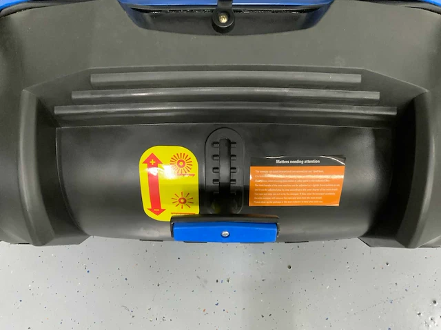 Sweeper en industriële stofzuiger nat/droogstofzuiger 100l 3600w 3 motoren - afbeelding 2 van  38