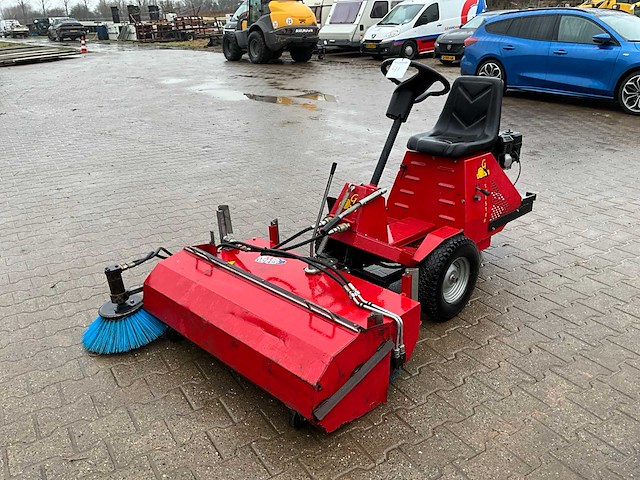 Sweeper twister zelfrijdende veegmachine - afbeelding 1 van  11