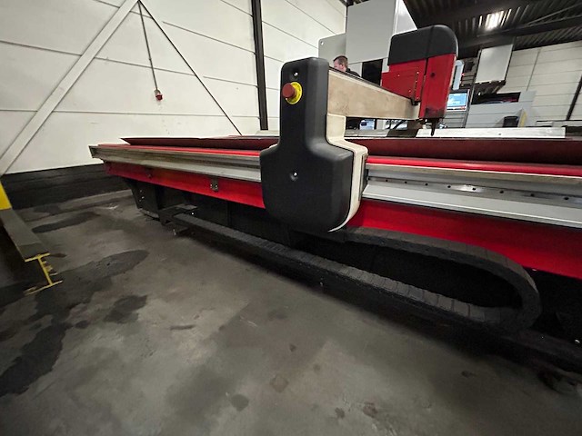 Swiftcut - 2018 - pro 3000 - plasmasnijmachine - afbeelding 31 van  32