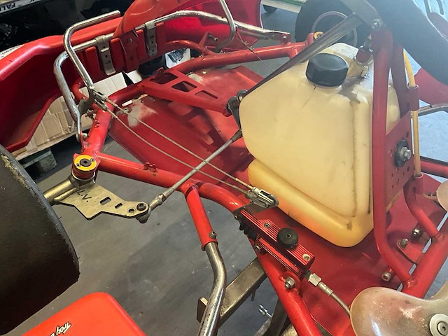 Swiss hutless wedstrijd kart 125cc - afbeelding 9 van  10