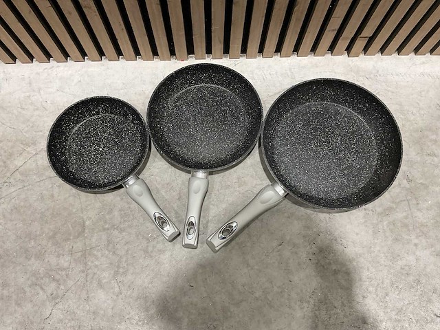 Swiss pro+ 3 pcs frying pan set keukengerei - afbeelding 1 van  1