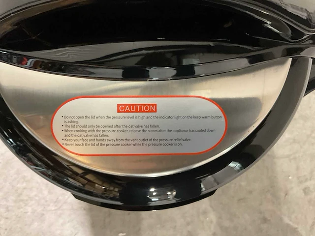 Swiss pro+ sp-pc.5le electric pressure cooker 6l - afbeelding 14 van  16