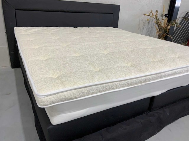 Swiss sense - diks levatio - gelfoam topper b200 x l210 cm - afbeelding 1 van  8