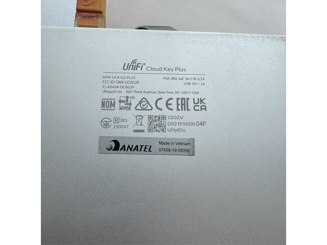 Switch en cloud key plus unifi - afbeelding 2 van  4