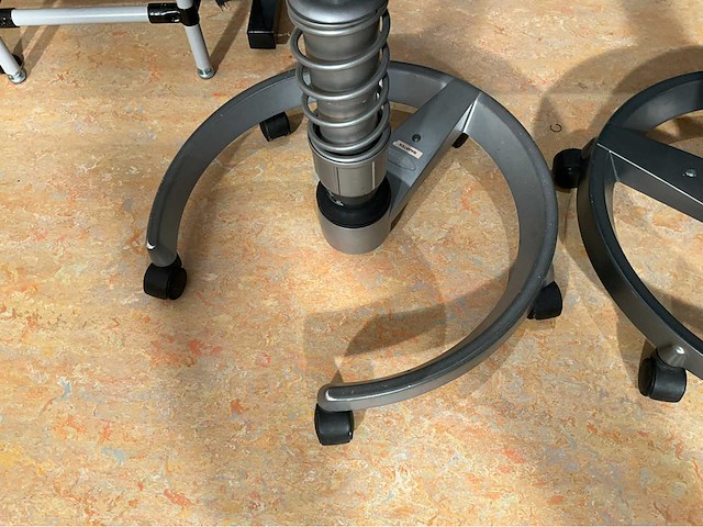 Swopper aeris verrijdbare kruk (2x) - afbeelding 3 van  5