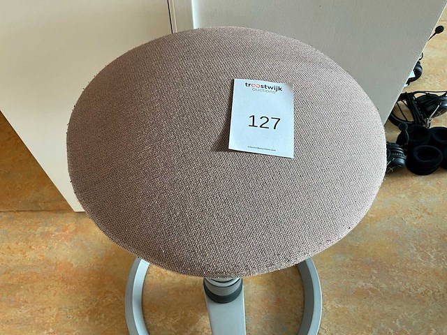 Swopper aeris verrijdbare kruk - afbeelding 2 van  4