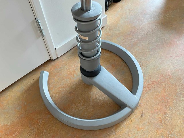 Swopper aeris verrijdbare kruk - afbeelding 4 van  4