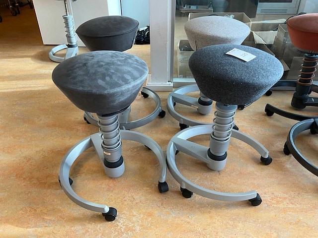 Swopper verrijdbare kruk (4x) - afbeelding 1 van  3