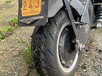 Sxt 500 elektrische step, geschikt voor op de weg - lithium accu - afbeelding 9 van  11