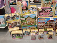 Sylvanian families combipakket met grote hoeveelheid poppen en accessoires, ruim 35 verschillende sets. - afbeelding 3 van  4