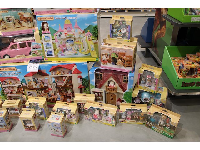 Sylvanian families combipakket met grote hoeveelheid poppen en accessoires, ruim 35 verschillende sets. - afbeelding 4 van  4