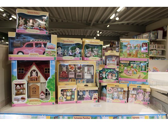 Sylvanian families combipakket poppen en accessoires, 17 verschillende sets. - afbeelding 1 van  2