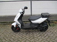 Sym - bezorg bromscooter - x-pro - scooter