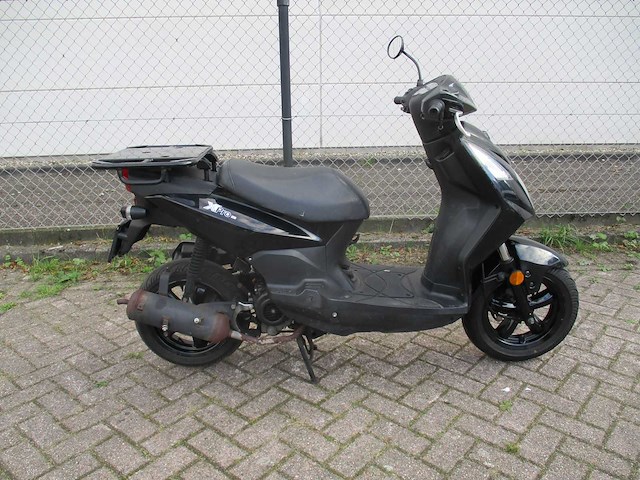 Sym - bezorg bromscooter - x-pro - scooter - afbeelding 8 van  11