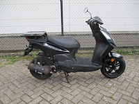Sym - bezorg bromscooter - x-pro - scooter - afbeelding 8 van  11