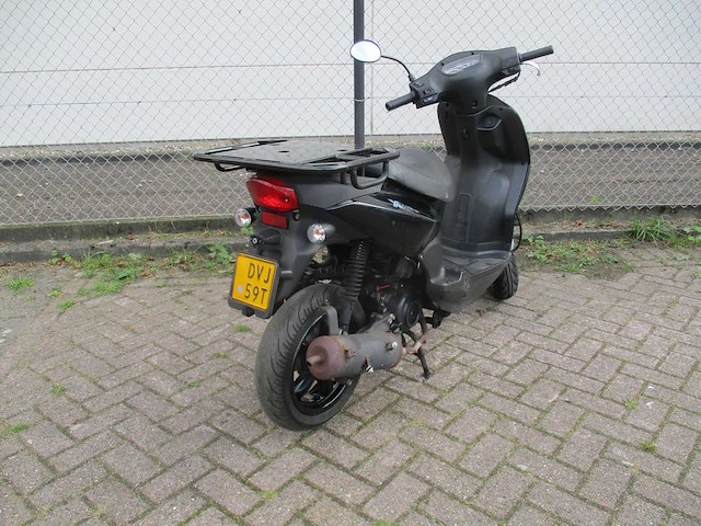 Sym - bezorg bromscooter - x-pro - scooter - afbeelding 9 van  11