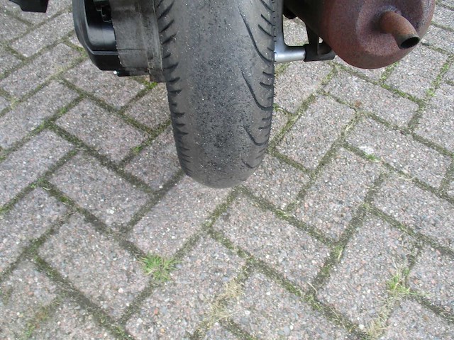 Sym - bezorg bromscooter - x-pro - scooter - afbeelding 11 van  11