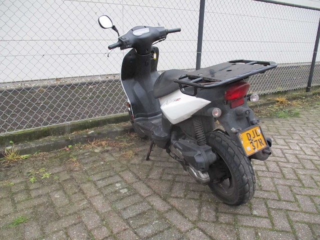 Sym - bezorg bromscooter - x-pro - scooter - afbeelding 2 van  11