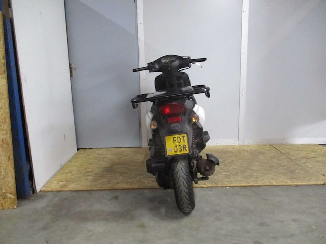 Sym - bezorg bromscooter - x-pro - scooter - afbeelding 9 van  11