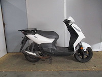 Sym - bezorg bromscooter - x-pro - scooter - afbeelding 3 van  4