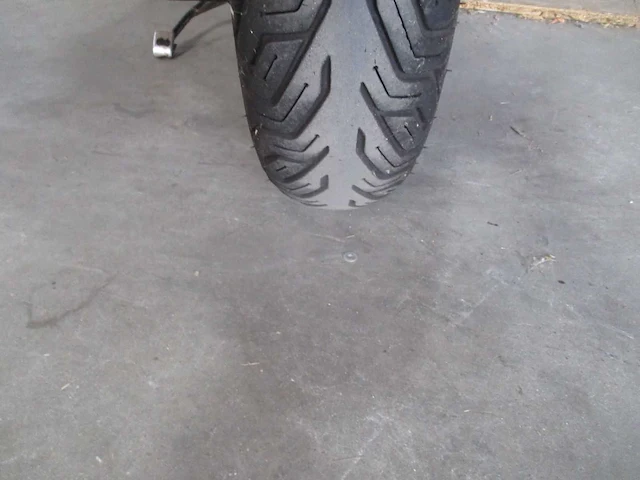 Sym - bezorg bromscooter - x-pro - scooter - afbeelding 11 van  11