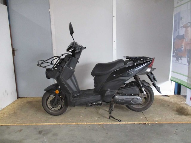 Sym - bezorg bromscooter - x-pro e5 - scooter - afbeelding 1 van  11