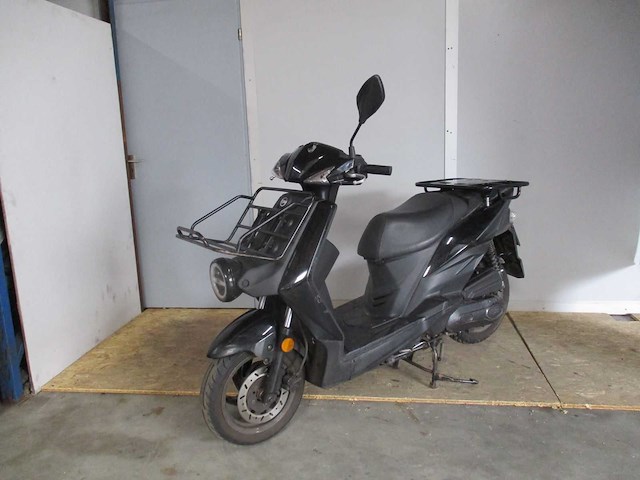 Sym - bezorg bromscooter - x-pro e5 - scooter - afbeelding 4 van  11