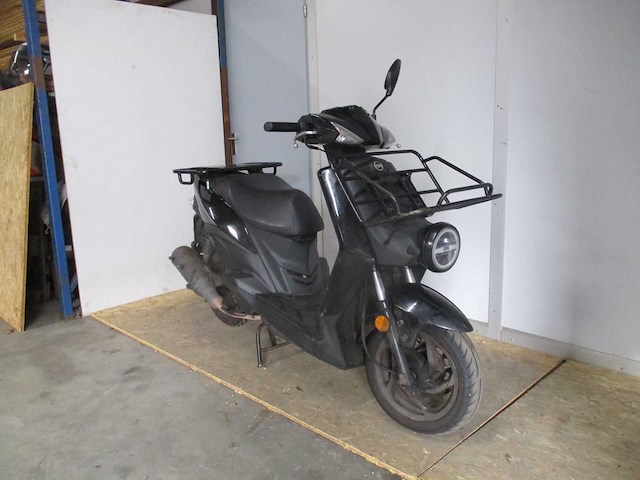Sym - bezorg bromscooter - x-pro e5 - scooter - afbeelding 7 van  11