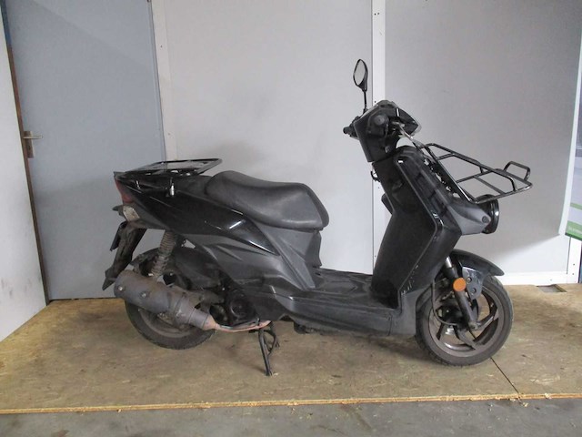 Sym - bezorg bromscooter - x-pro e5 - scooter - afbeelding 8 van  11