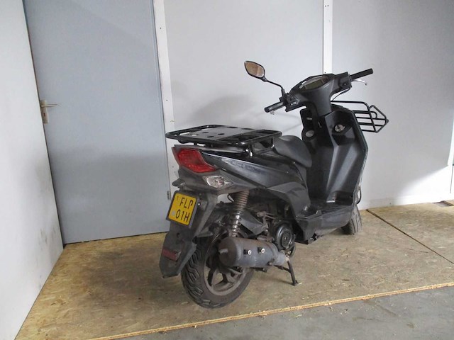 Sym - bezorg bromscooter - x-pro e5 - scooter - afbeelding 9 van  11