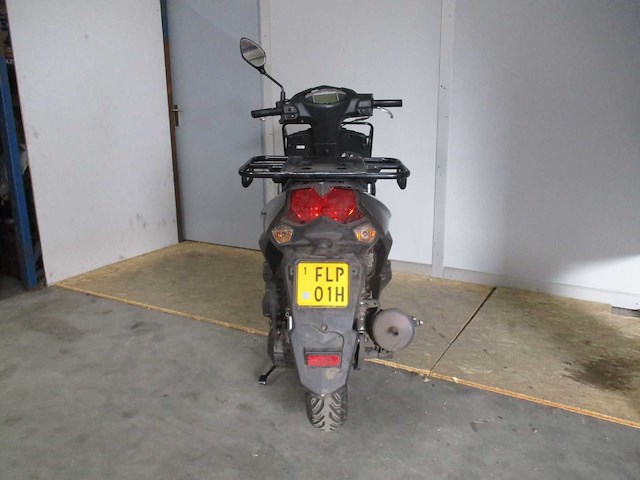 Sym - bezorg bromscooter - x-pro e5 - scooter - afbeelding 10 van  11