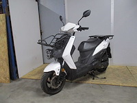 Sym - bezorg bromscooter - x-pro e5 injectie - scooter - afbeelding 3 van  11