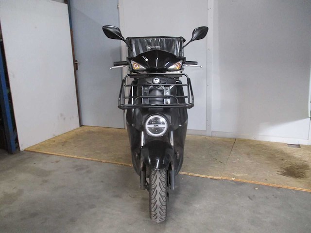 Sym - bezorg bromscooter - x-pro e5 injectie - scooter - afbeelding 5 van  11