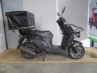 Sym - bezorg bromscooter - x-pro e5 injectie - scooter - afbeelding 8 van  11