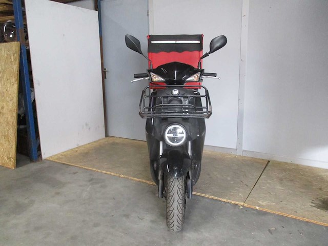 Sym - bezorg bromscooter - x-pro euro 5 injectie - scooter - afbeelding 5 van  11
