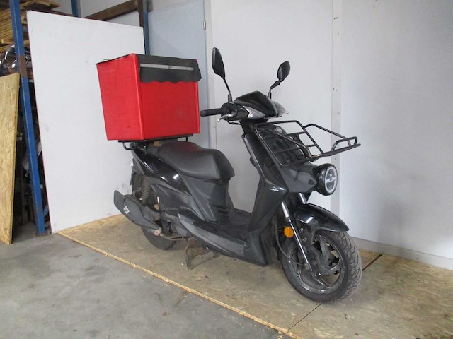 Sym - bezorg bromscooter - x-pro euro 5 injectie - scooter - afbeelding 7 van  11