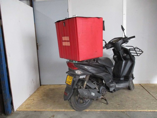 Sym - bezorg bromscooter - x-pro euro 5 injectie - scooter - afbeelding 9 van  11
