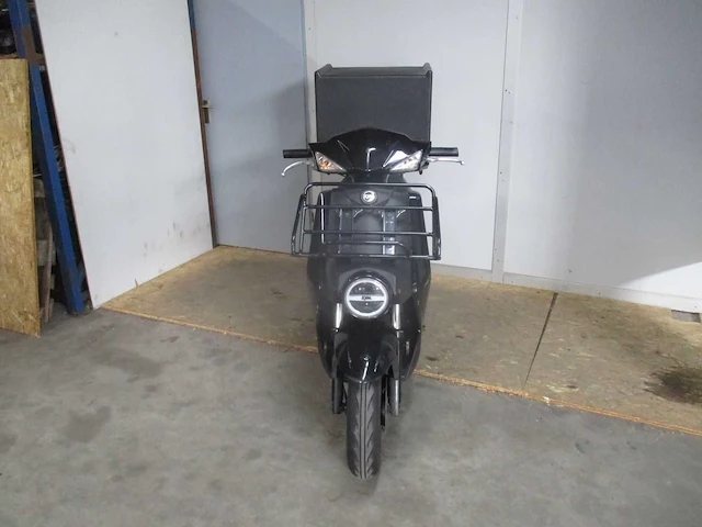 Sym - bezorg bromscooter - x-pro euro 5 injectie - scooter - afbeelding 5 van  11