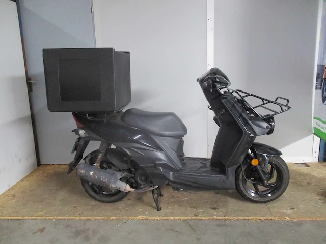 Sym - bezorg bromscooter - x-pro euro 5 injectie - scooter - afbeelding 8 van  11